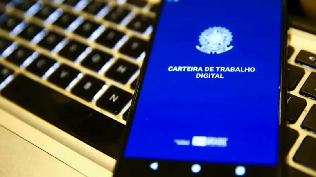 Desemprego atinge menor patamar em mais de uma década no trimestre até agosto